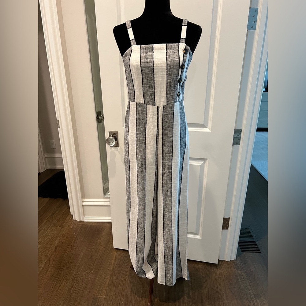 Black and white jumpsuit with buttons